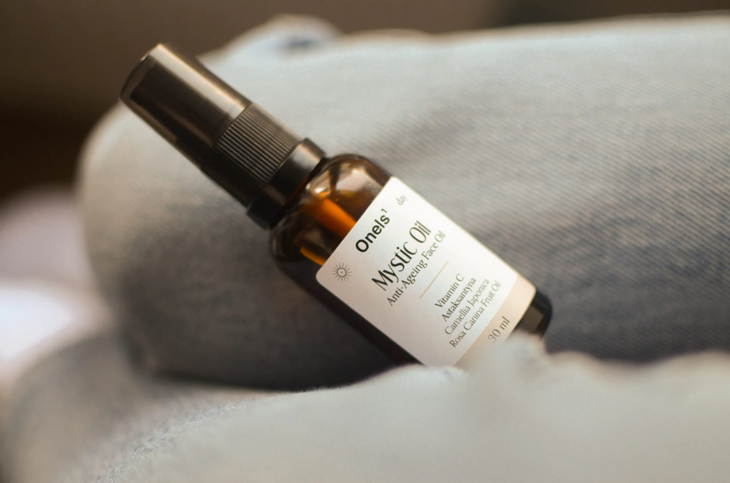 ONELS - Siero Viso Giorno Anti-Age con Vitamina C e Astaxantina 15 ml